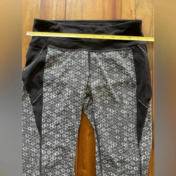 Athleta Capri leggings - Picture 5 of 9